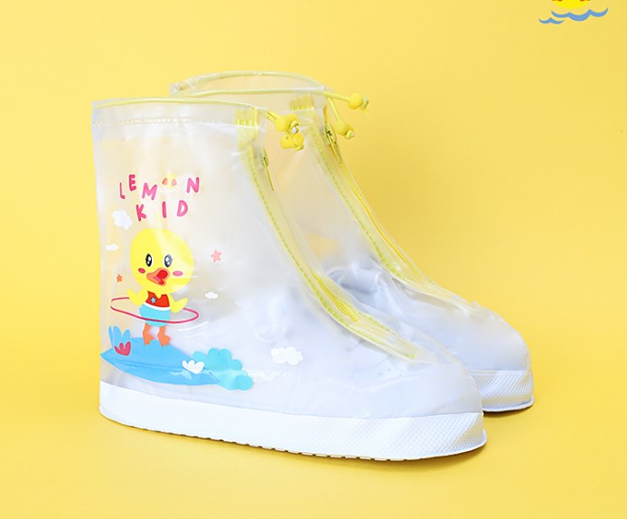 子供用レインシューズカバー｜雨や汚れから大切な靴を守ってくれるレインシューズカバーです