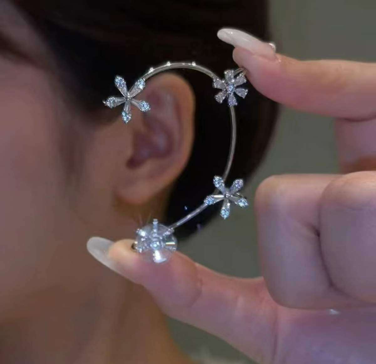 ピアスなしイヤリング│回転できる花・キラキラしておしゃれ・アクセサリーに最適♪