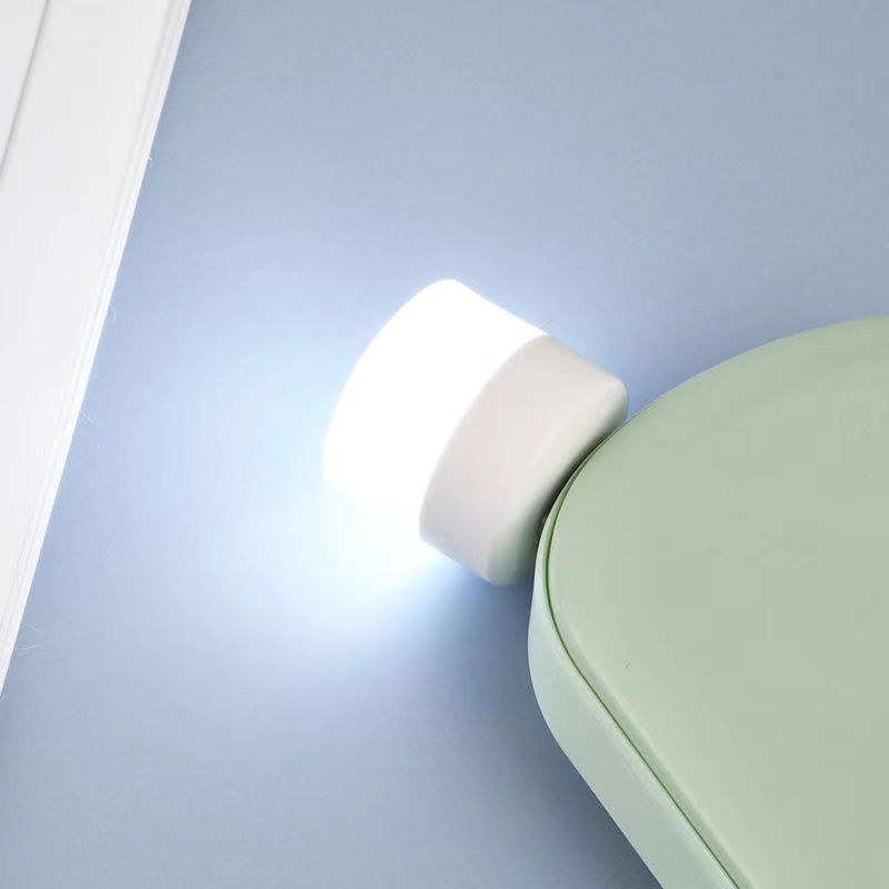 『人気応援商品』USBミニナイトライト｜USBに差し込むだけで簡単ライトアップ
