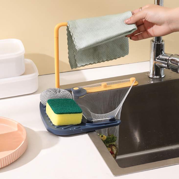 キッチン シンク ストレーナー｜食器用洗剤、ボールブラシなどの掃除用具を簡単に収納できます。毎日の掃除に適した高さで快適です。