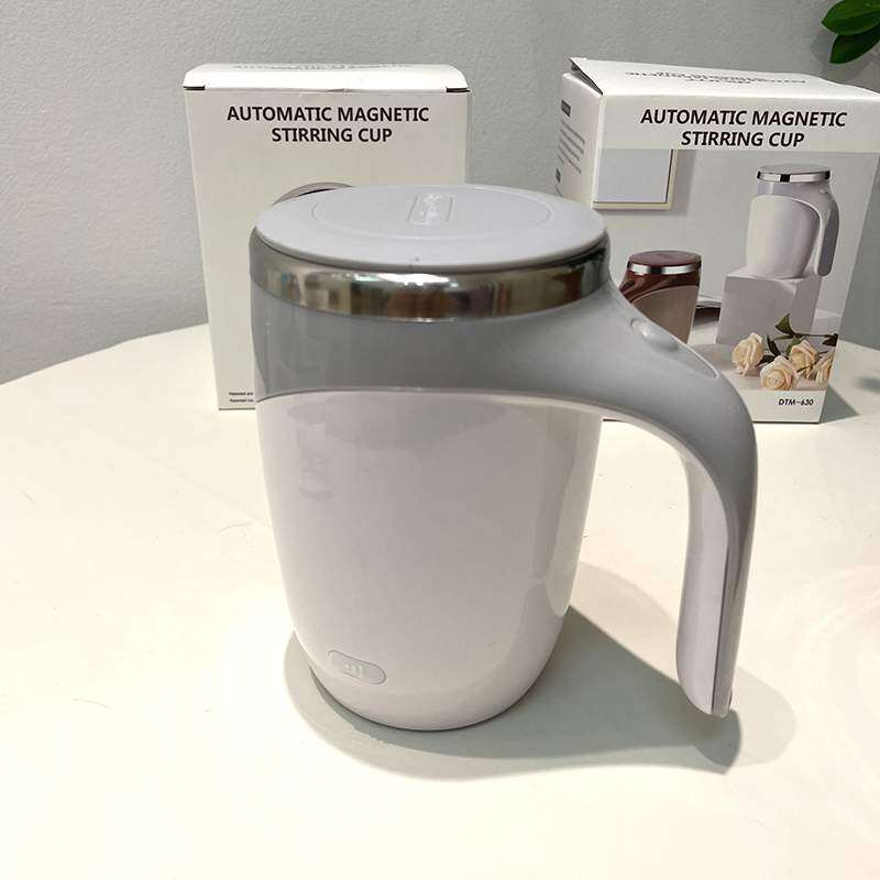 混ぜるコーヒーカップ｜入れるだけ！スイッチ押すと、自動的に混ぜます！