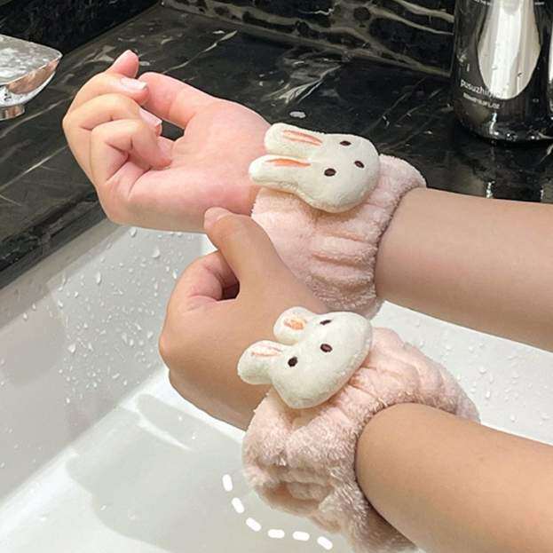袖濡れ防止リストバンド｜これがあれば、洗顔時の袖が濡れることが心配はありません。|undefined