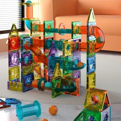 『人気知育玩具 』 マグネットブロック積み木 おもちゃ（69/158pcs）｜色もカラフルで光の反射加減により、美しい輝きを放ち、キラキラと輝いています。芸術的な形は子供たちの好奇心を育てて、飽きずに遊んで頂けます。
