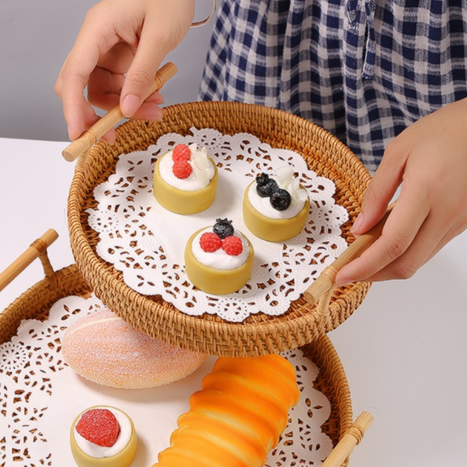  ハンドル付きベトナム風籐編みラタントレー（22/24/28cm）｜両側にハンドル付き！かわいい見せる収納に、どんな場所にも馴染みます|undefined
