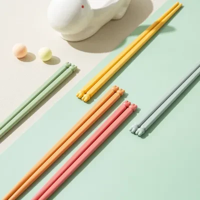 motto うさぎお箸｜可愛いデザイン・ちょうど家族と一緒に使います。