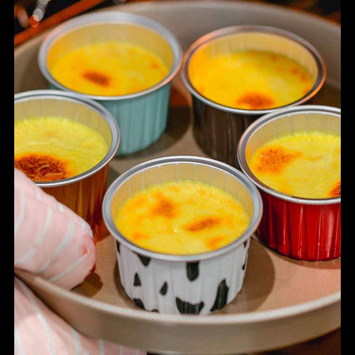 使い捨てマフィンライナーベーカップケーキ型（30個セット）｜カラフル 可愛い アルミ オーブン対応|undefined