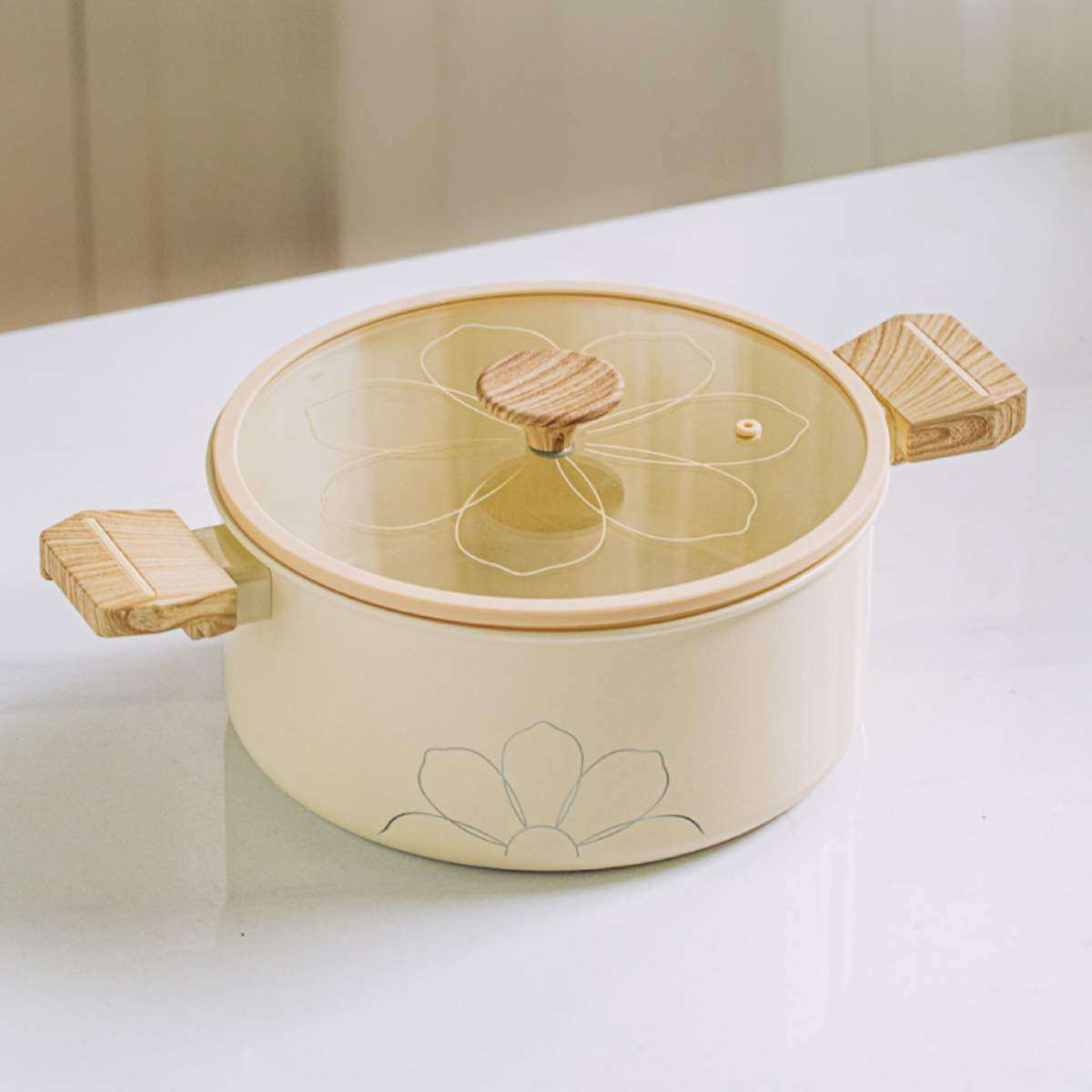 樹可】「トマト」形蓋つき両手鍋（5L）｜ユニークな設計 琺瑯製 ガス火