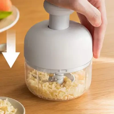 押すタイプの みじん切り器｜引くより押す方がやり易い！新しいタイプのみじん切り器