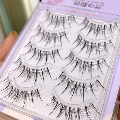 つけまつげ｜化粧・自然・美しいデザイン・簡単に使える・立体感