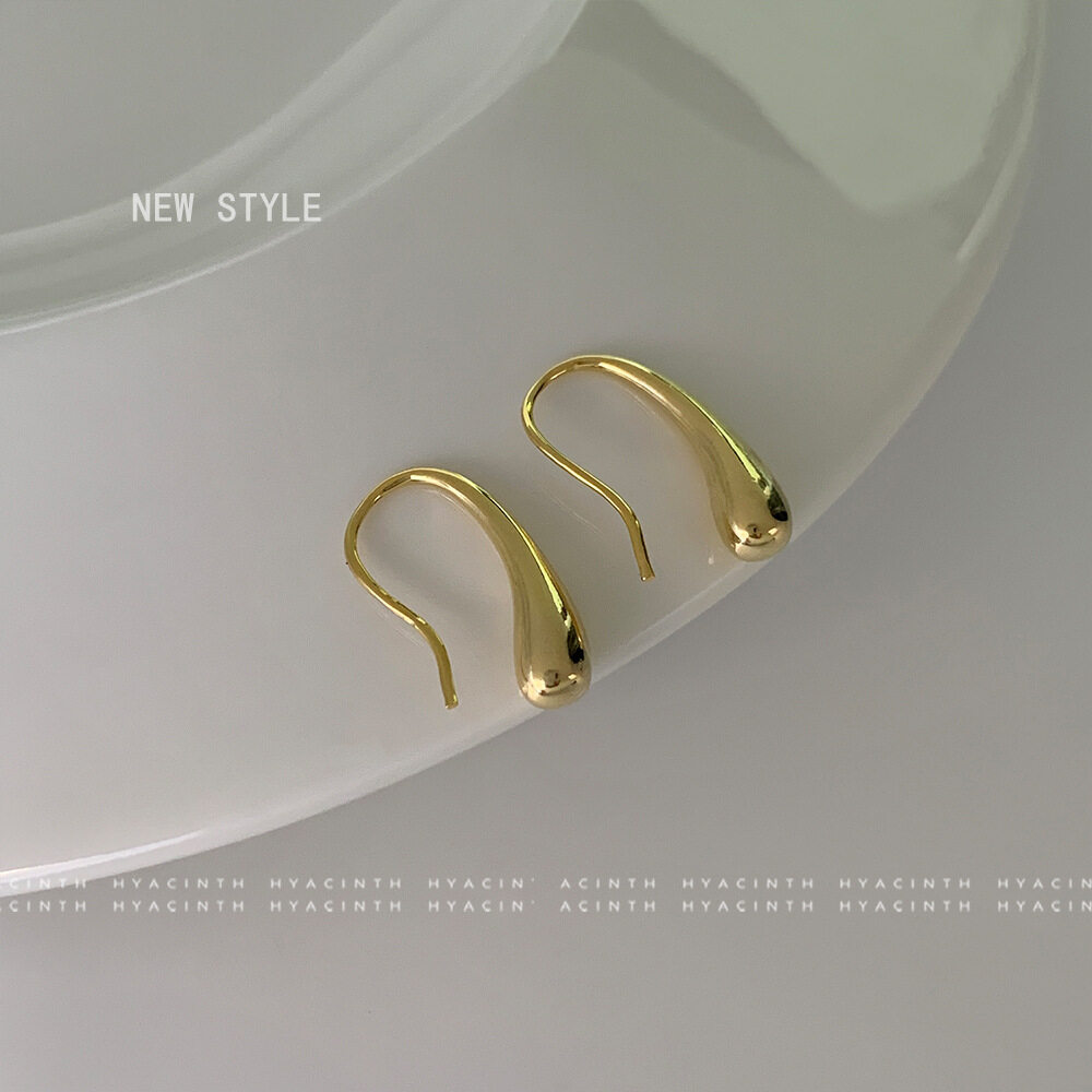 ピアス｜上品で華やかなワンランク上の輝き・高級感溢れる・華やかな印象を与えます