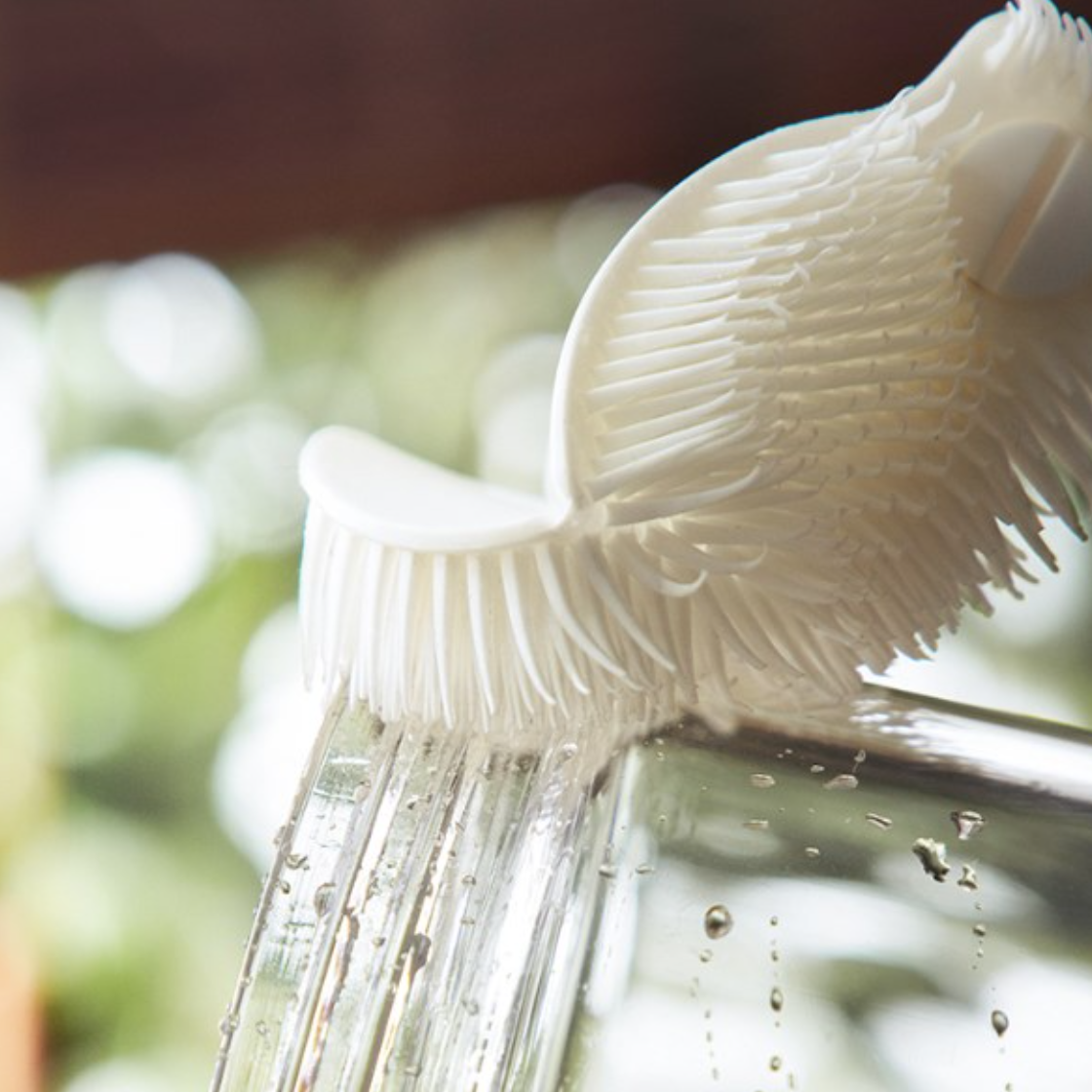  シリコン製ボトルブラシ｜優れた清掃能力を持っていて、マグボトルやグラスなどの茶器の洗浄に適している。