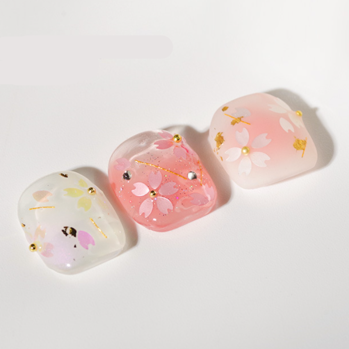 💅桜の花びらネイルパーツ｜今年新作　キラキラのネイルアクセサリー！|undefined