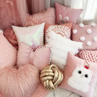 女子風枕カバー｜ピンクでふわふわ　温かい雰囲気を醸し出しやすい