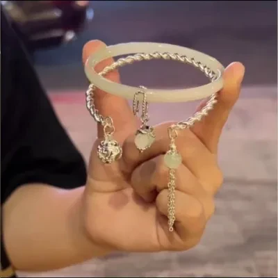 シンプルなベルのブレスレット、おしゃれな手首のアクセサリー、彼女へのプレゼント