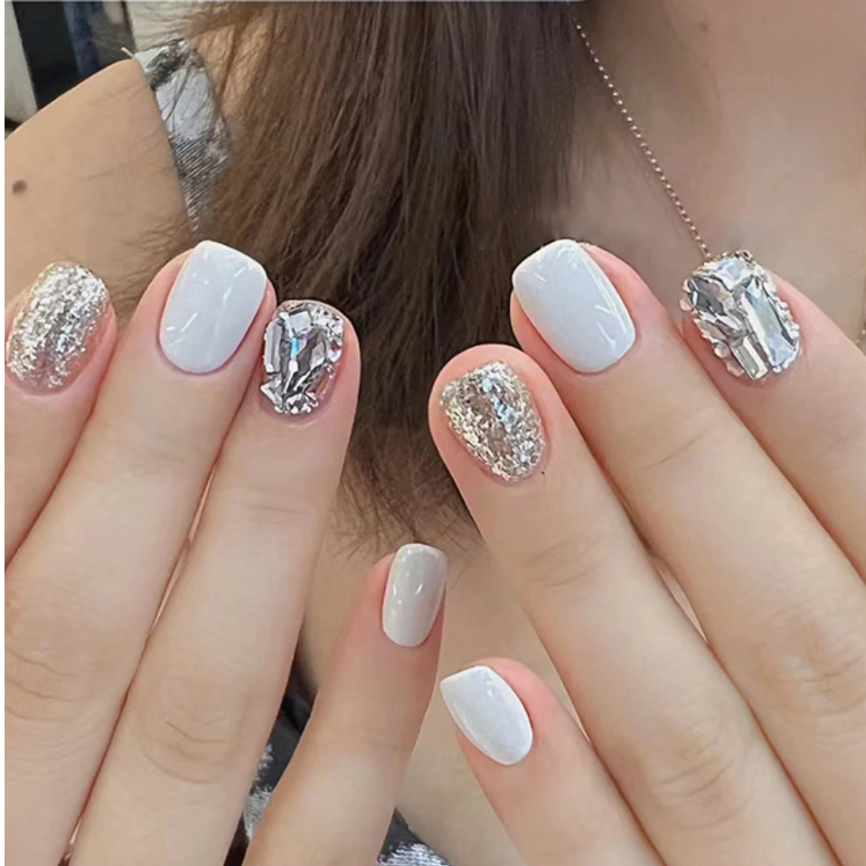 💅ネイルチップ｜キラキラ宝石　手作り　重複使用可能　スタイリッシュ|undefined