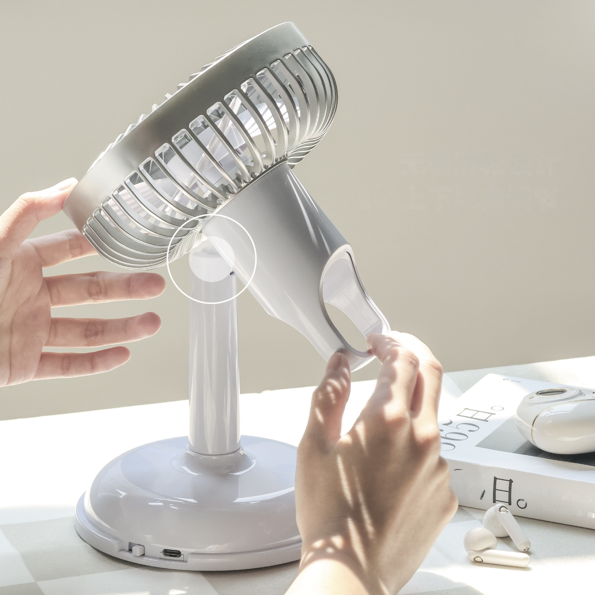 卓上扇風機｜2段階風量調節 type-c充電式 静音 ハンドルデザイン見た目が素敵|undefined