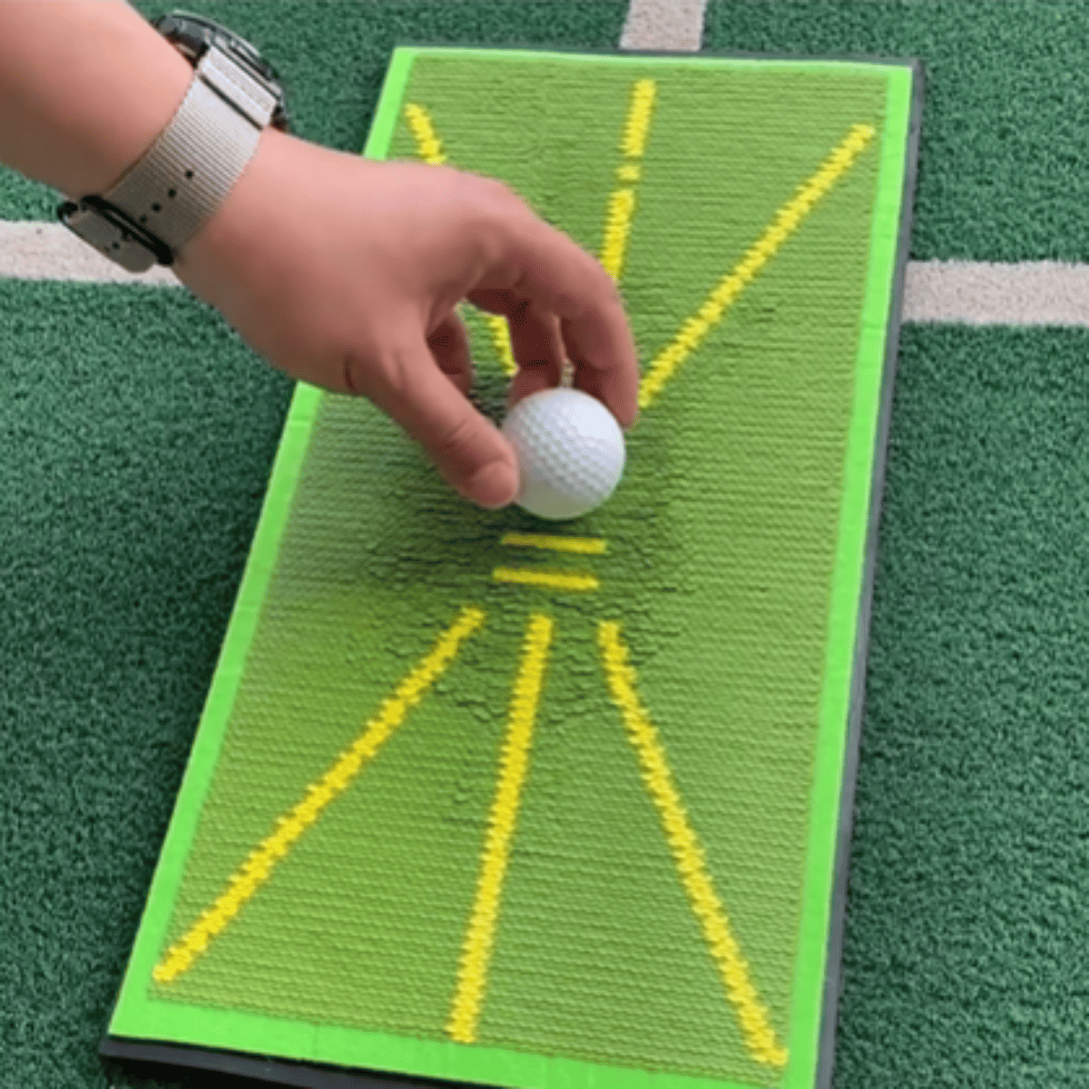 ゴルフ練習マット｜ゴルフスティックのバッティング軌道がわかる！フォーム直しの補助マット！