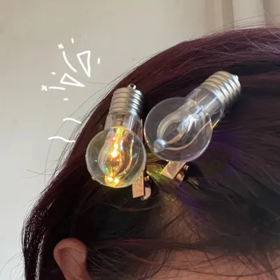 電球ヘアクリップ｜アクセサリー・髪飾り・ヘアピン・LEDライト・カラー変える・暗闇で光る照明