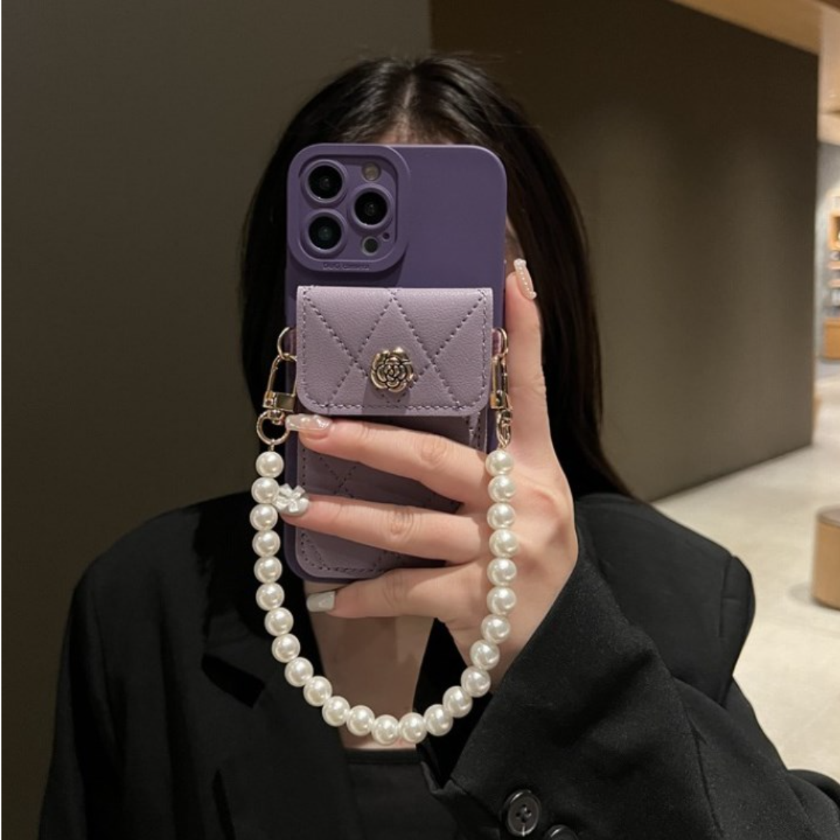 iPhoneスマホケース｜ショルダーストラップが付いて、首掛けや肩掛けになれます|undefined