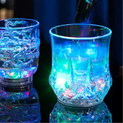 液体を入れると光る！感知型カップ｜LED・ビールコップ・7色のライト・ プレゼント・オンザロック/bar/お酒/パーティー