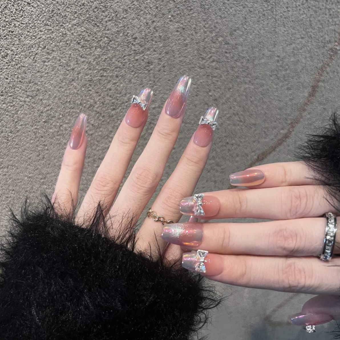 sub様♡専用ページ ネイルチップ ❤ZEROBASEONEのキャラクター、ギュニニちゃん💕初めて作らせてもらい