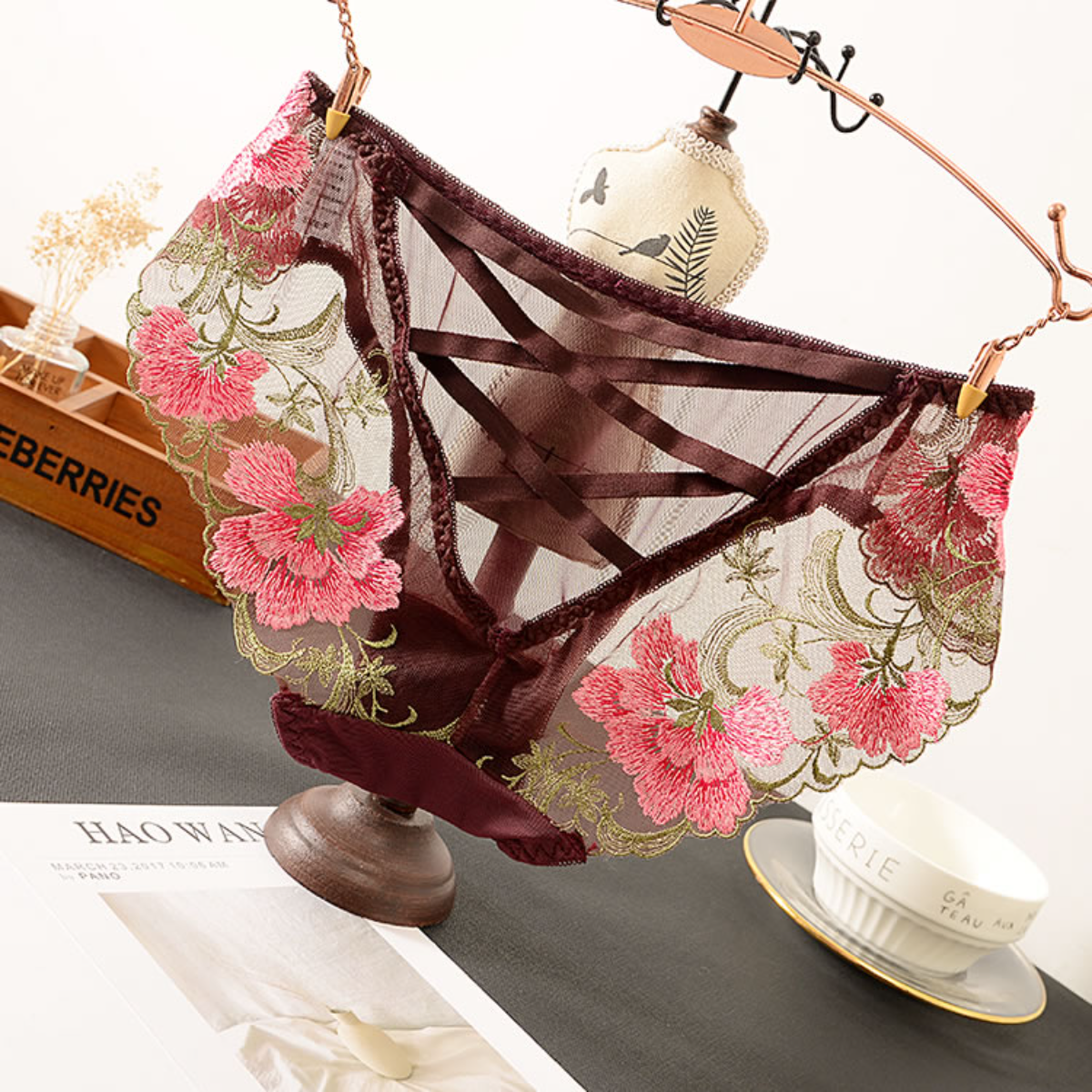 【日本国内発送】8色のアサガオの花柄刺繍がクールセクシーなショーツ｜セクシー ショーツ・花柄刺繍・8色・花柄刺繍・ポイント消化|undefined