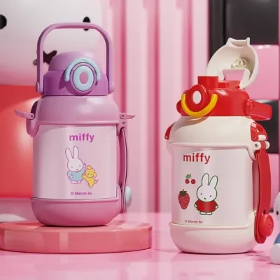 手提げハンドル付き真空断熱ボトル900ml｜可愛いウサギの柄入り・ストロー付き/直飲み可・スポーツボトル・保温保冷水筒