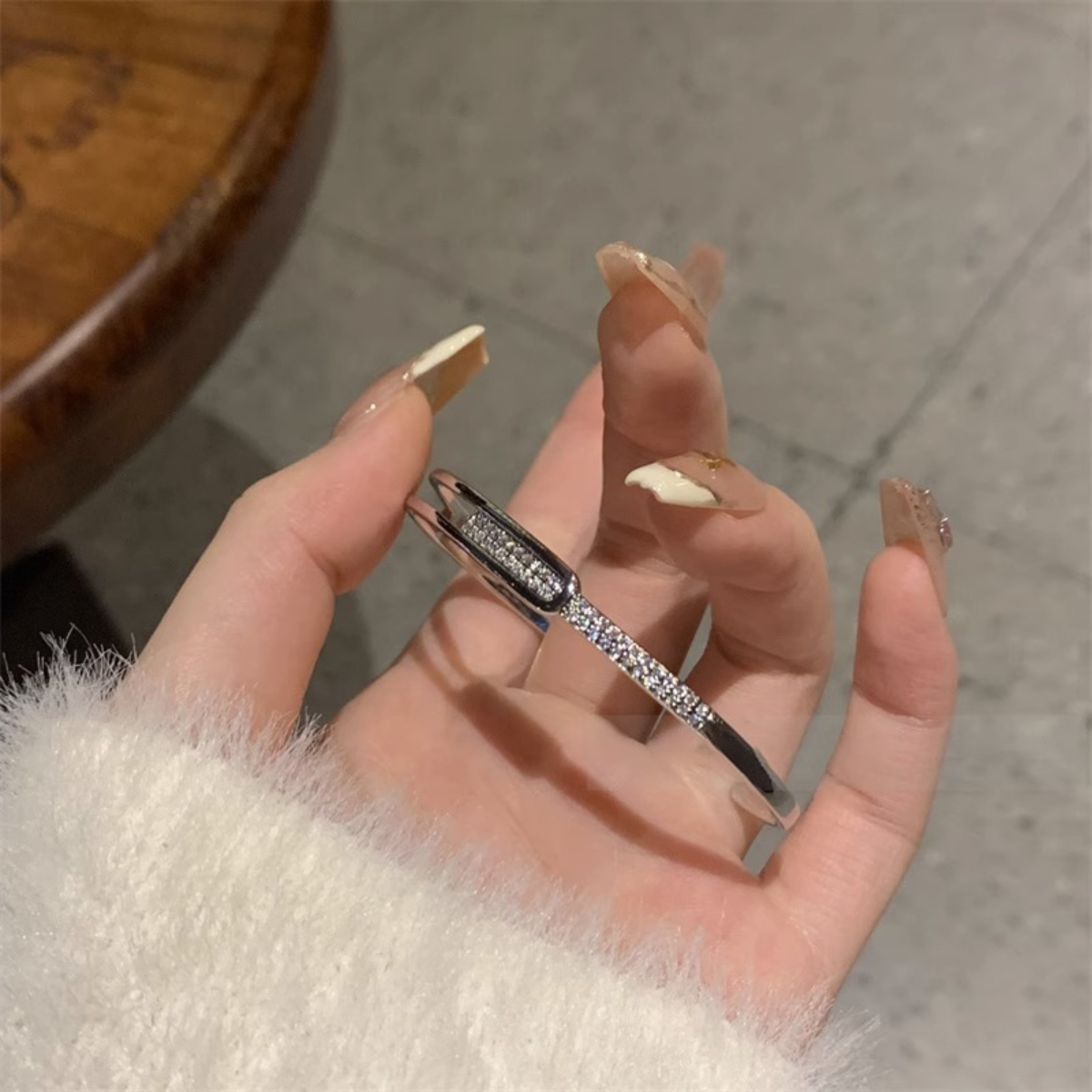 ブレスレット｜オープンタイプ・調節可能・キラキラ・アクセサリー・オシャレでファッション|undefined