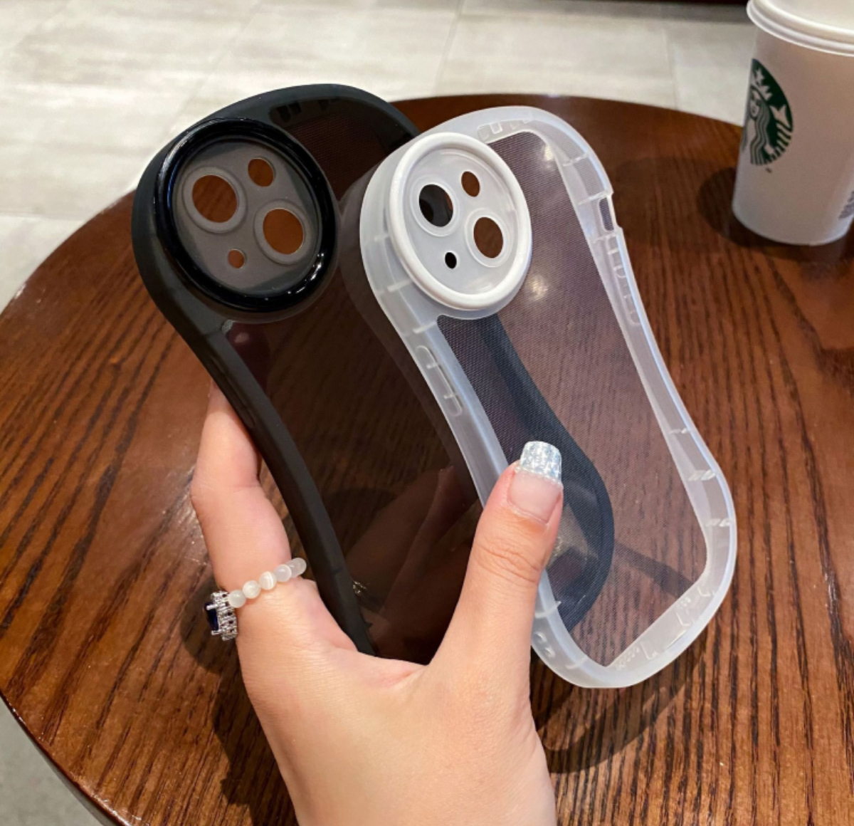 【くびれ】韓国っぽ丸いカメラフレーム設計ジューシー感半透明iPhoneスマホケース｜Sラインで持ちやすいグリップ感を実現！シンプルなデザインで使い勝手抜群|undefined