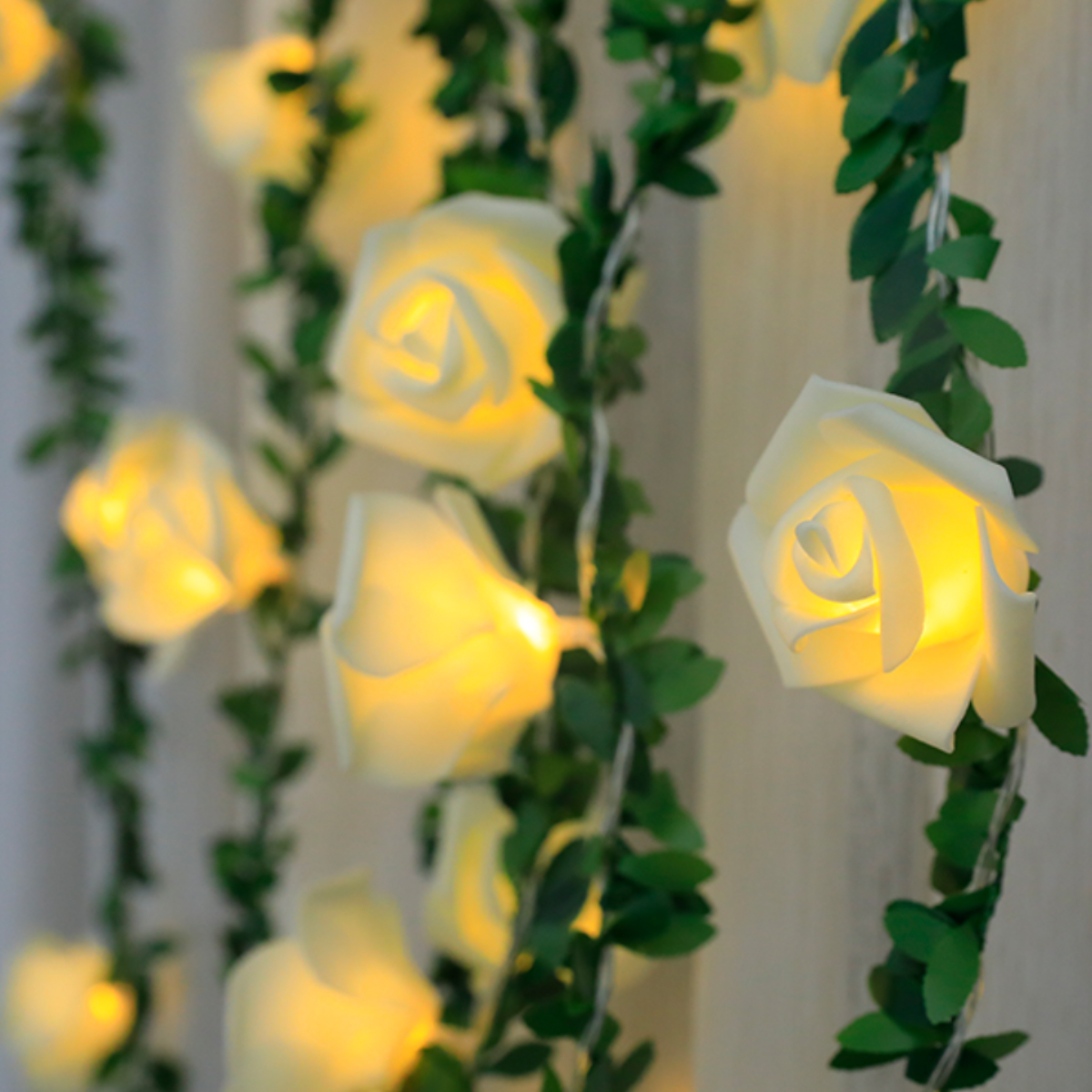 薔薇のイルミライト｜温かみのある白いライトで ロマンチックな雰囲気を演出！|undefined