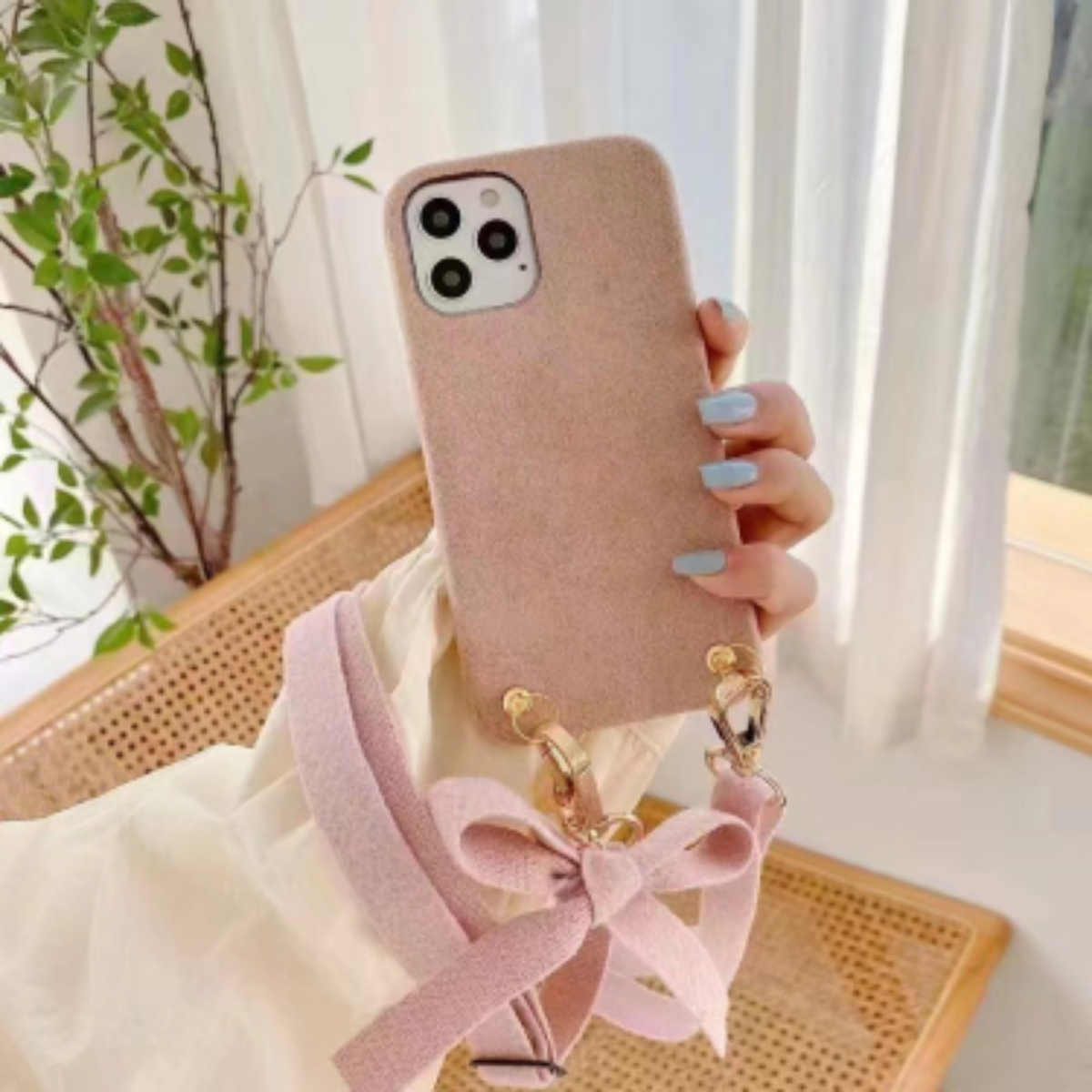「ふわふわ感！斜めかけ可能」 iPhone対応スマホケース ｜綺麗なリボン風ストラップ付き|undefined