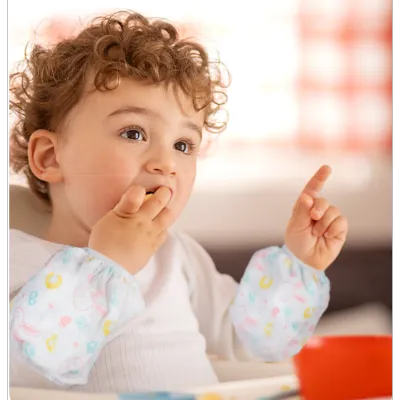 子供用お食事アームカバー｜汚れを気にせず食べられる