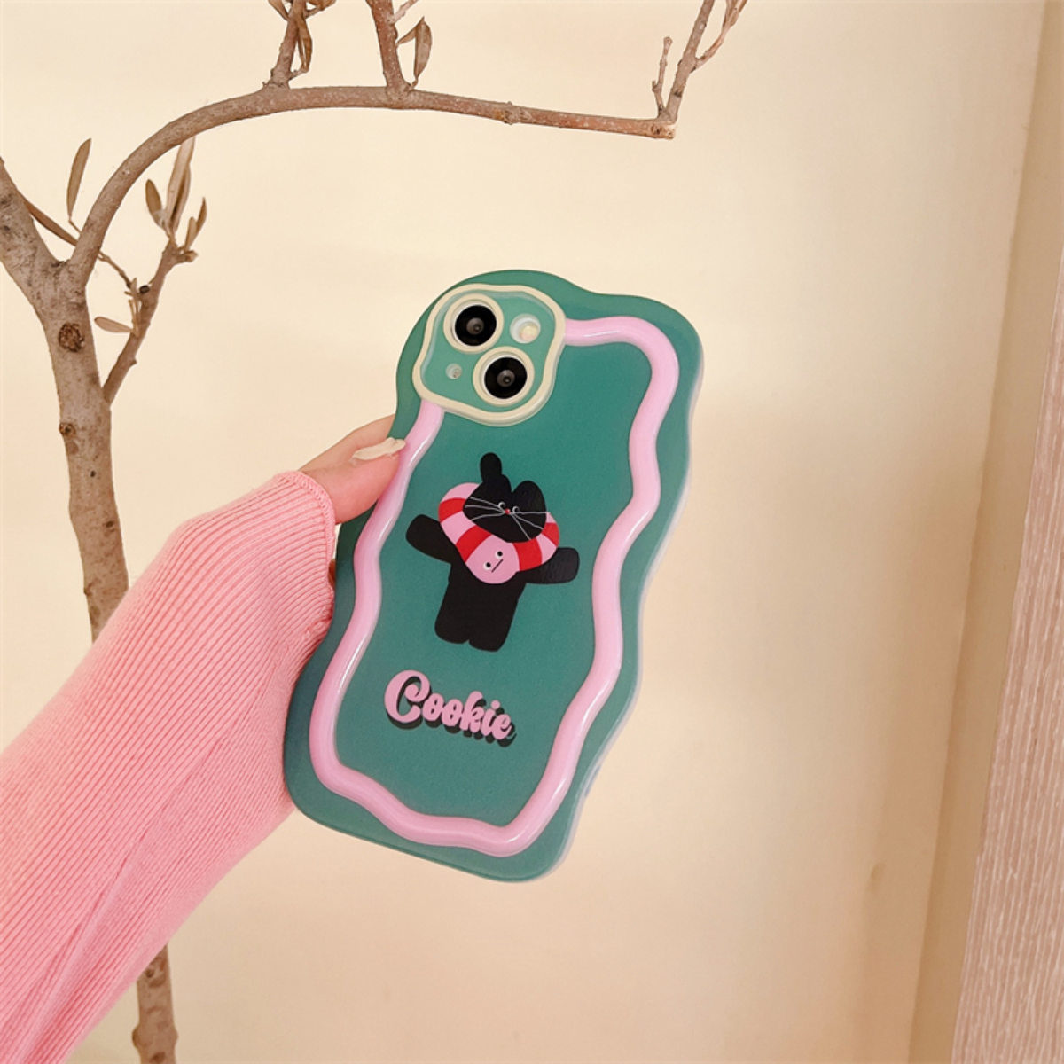 波形黒い猫iPhoneケース｜青紫コントラストの設計がおしゃれ|undefined